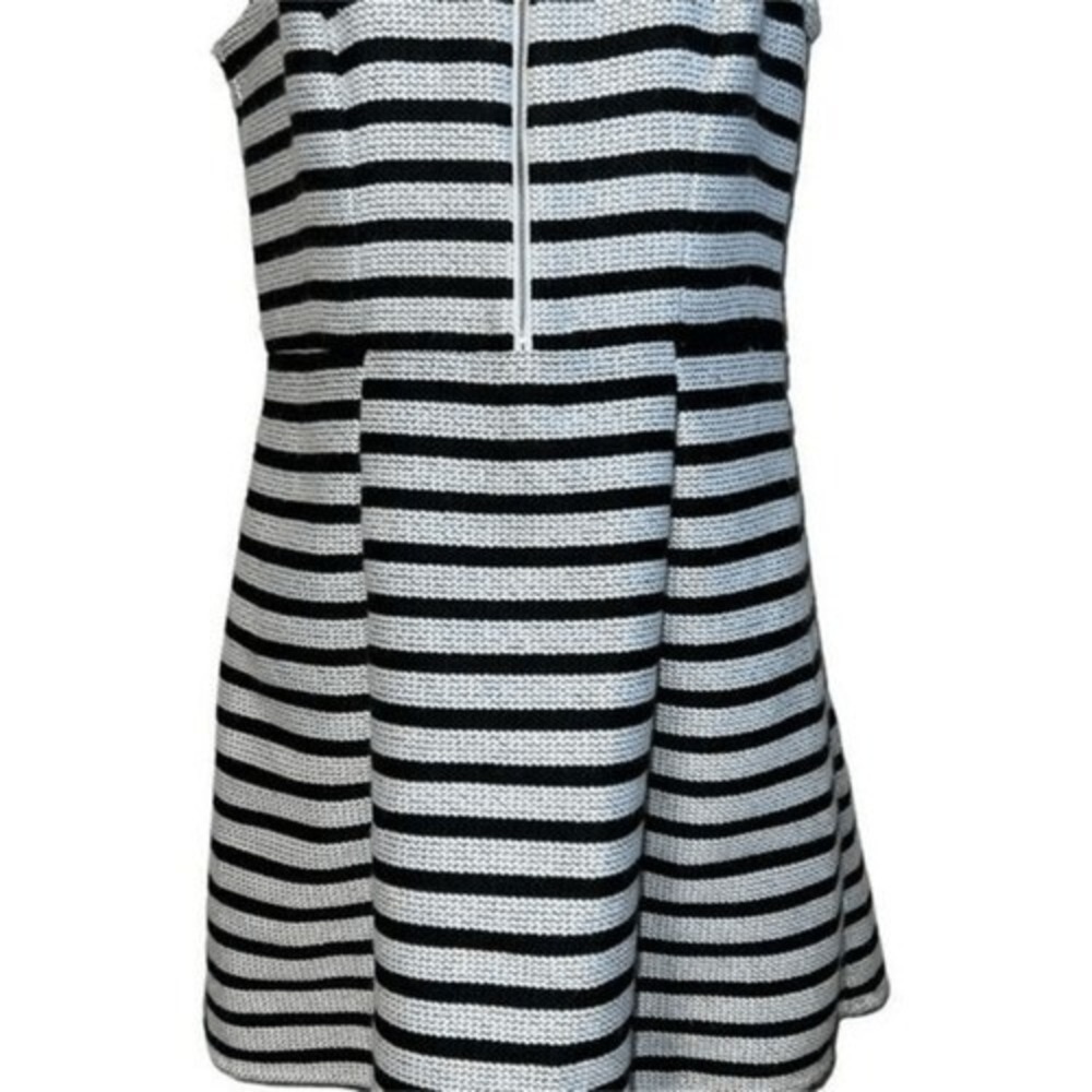 EXPRESS Textured Skater Dress Stripe Mini Quarter Zip Black‎ NWOT  Size 6 - Picture 3 of 7
